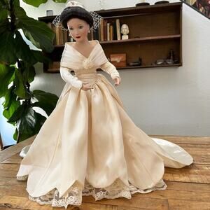The Ashton-Drake Galleries Beth's 1960's Wedding Dress Porcelain Collector Doll